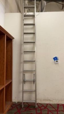 Aluminum Extension Ladder. good condition