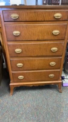 Vintage 5 Drawer Wooden Chest of Drawers. 46 inches tall 30 inches wide