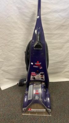Bissell Carpet Pro Heat Pet Carpet Cleaner. powers on