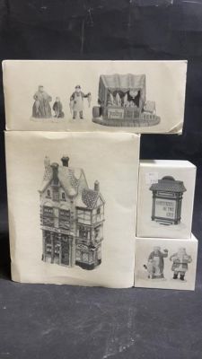 4 Heritage Collection in Original Boxes Christmas. 4 vintage heritage collection Santa and Ms 