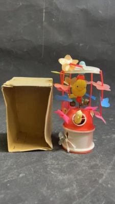 Vintage wind up toy in original box. Vtg Japan celluloid wind up mechanical toy chicks w/ box 