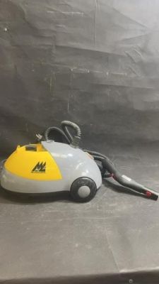 McCulloch portable steamer on wheels. McCulloch steamer does power on