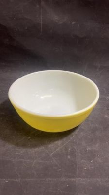Large primary color yellow Pyrex mixing bowl. Pyrex bowl 5x10