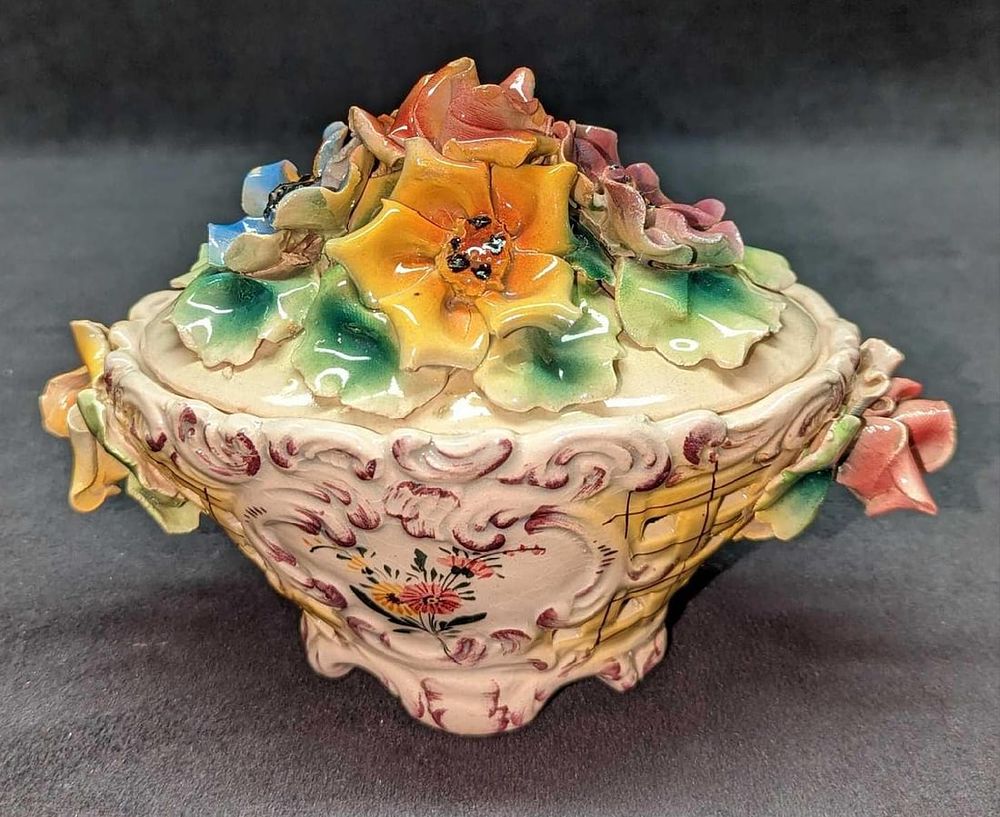 Lot 34: Vintage Ceramic Italian Lidded Floral Bowl