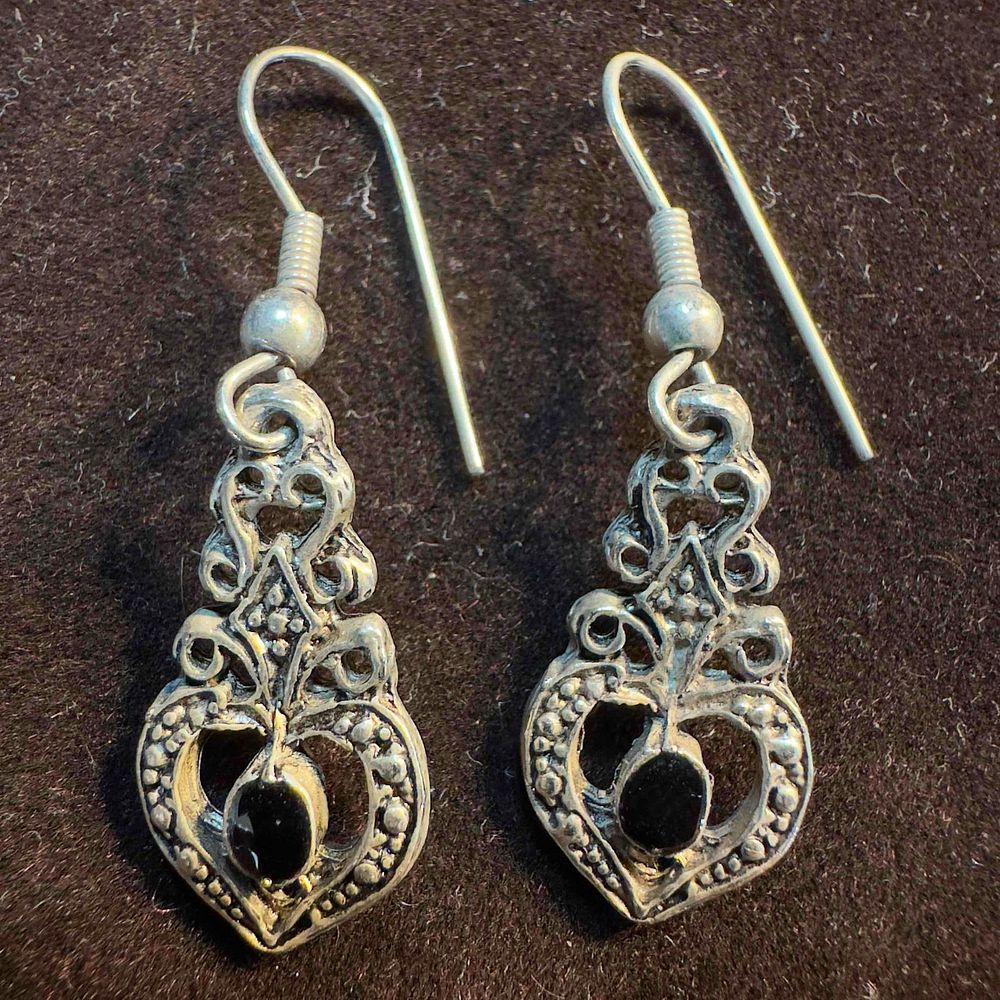 Lot 37: Black Onyx Sterling Drop Dangle Earrings Z90