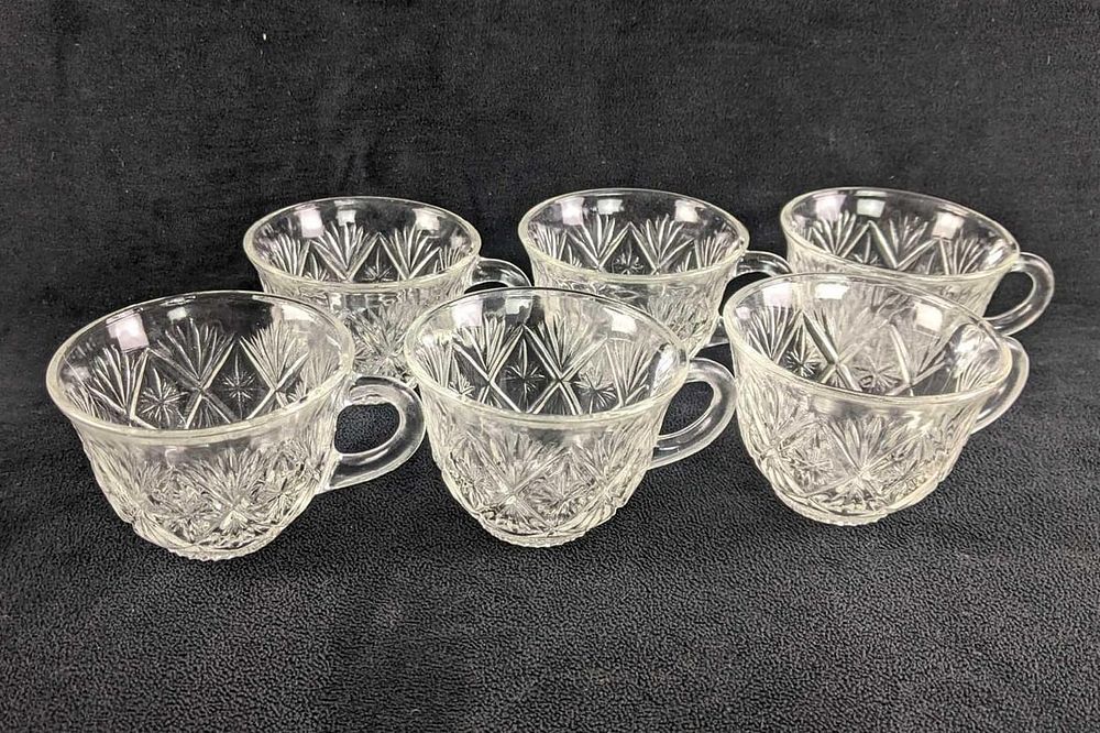 Lot 382: Six Vintage Glass Tea Cups Starburst Design