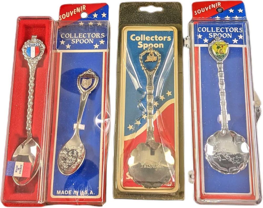 Four Vinage Silverplate Collector Spoons. This lot includes: 
(1) The Bahamas Spoon. Comes in 