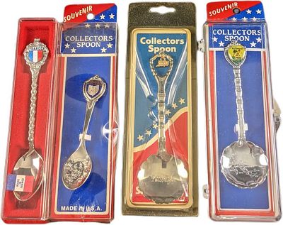 Four Vinage Silverplate Collector Spoons. This lot includes: 
(1) The Bahamas Spoon. Comes in 