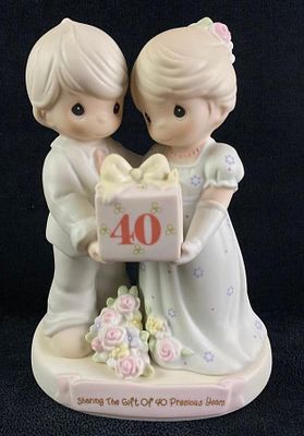 Precious Moments Figurine "40 Precious Years" 40th wedding anniversary figurine from Precious 