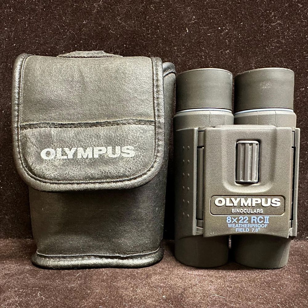 Lot 491: Olympus 8x22 RC II Waterproof Compact Binoculars with Case