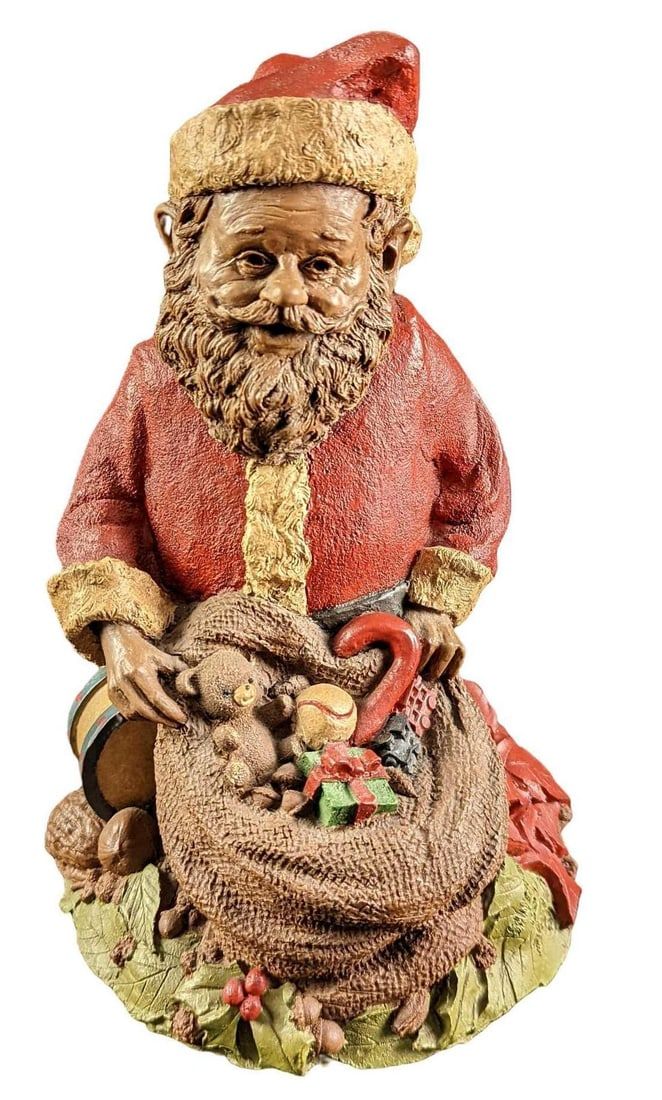 Lot 476: Retired Thomas Clark Christmas Santa 3 Figurine