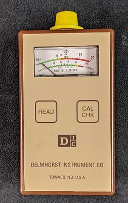 Vintage Delmhorst Moisture Meter With Case. Comes with everything seen in images. Was tested 