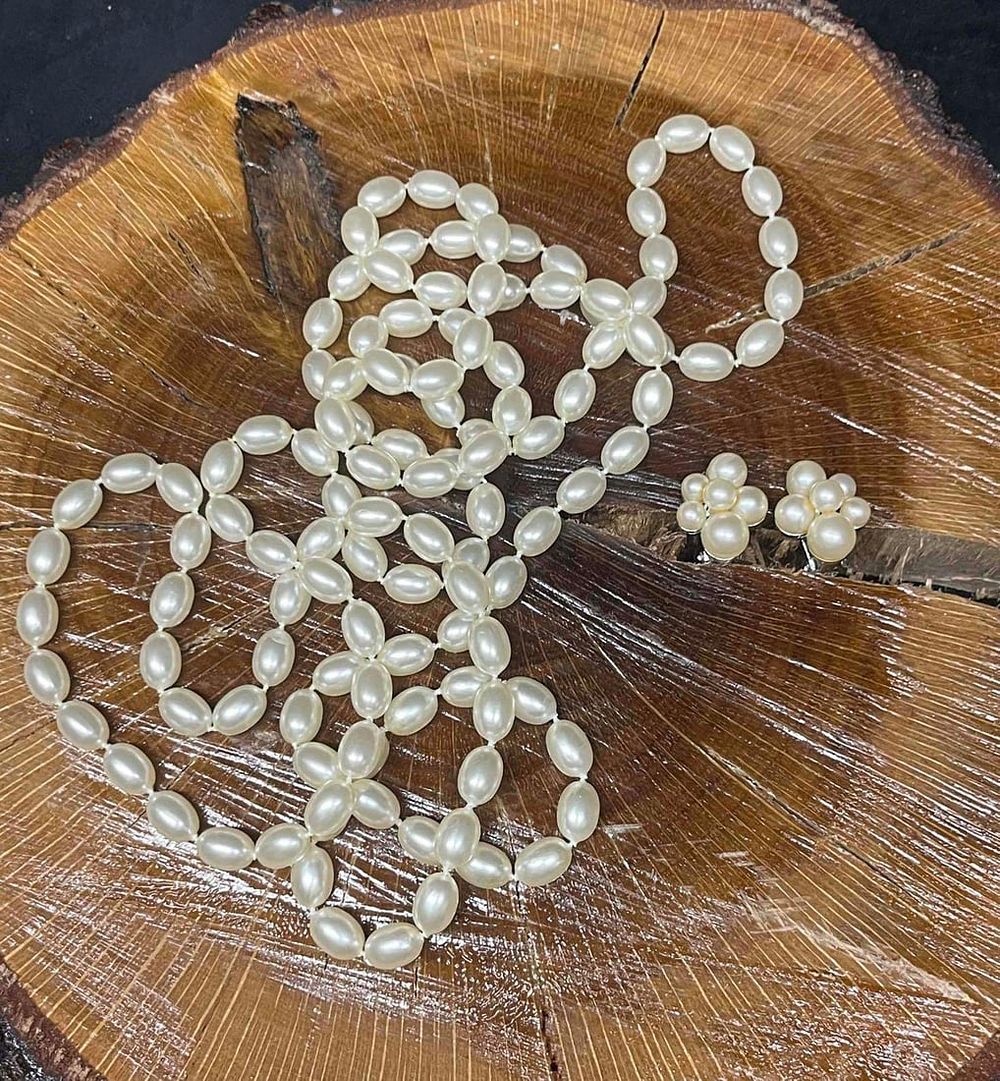Vintage Marvella Clip-On Earrings Silver Tone Metal Faux Pearls Signed & Bonus Necklace. This 