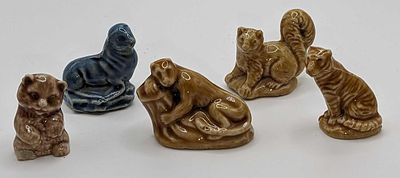5 Red Rose Tea Porcelain Mini Animal Figurines. This lot includes: 
(1) Wade (England) Red Rose 