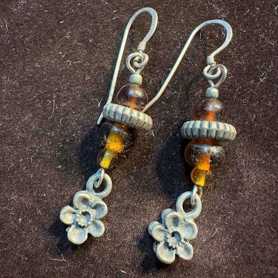 Amber Beaded Sterling Dangle Flower Accent Earrings SS95. This item is in good pre-owned 