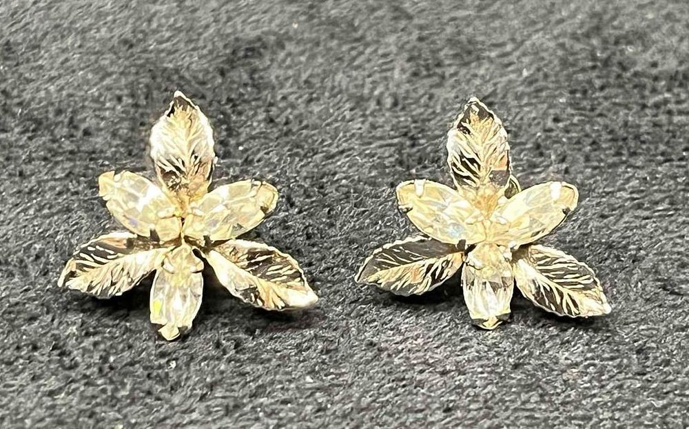 Lot 480: 1/20 12k Gold Filled LS Earrings
