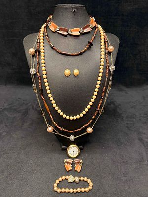 8pc Spiced Chai Mixed Costume Jewelry Lot. This lot contains 8 pieces of costume jewelry, all of 