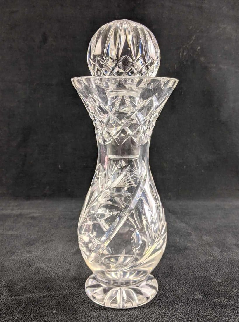 Crystal Decorative Decanter Leaf Design Decanter 
This Decanter is unbranded but beautiful. It 