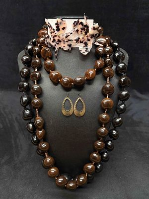 4pc Coffee Bean Themed Mixed Beaded Costume Jewelry Lot. This lot contains 4 pieces of costume 