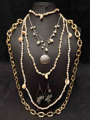 5pc Washed Ashore Mixed Costume Jewelry Lot. This lot contains 5 pieces of costume jewelry, all 