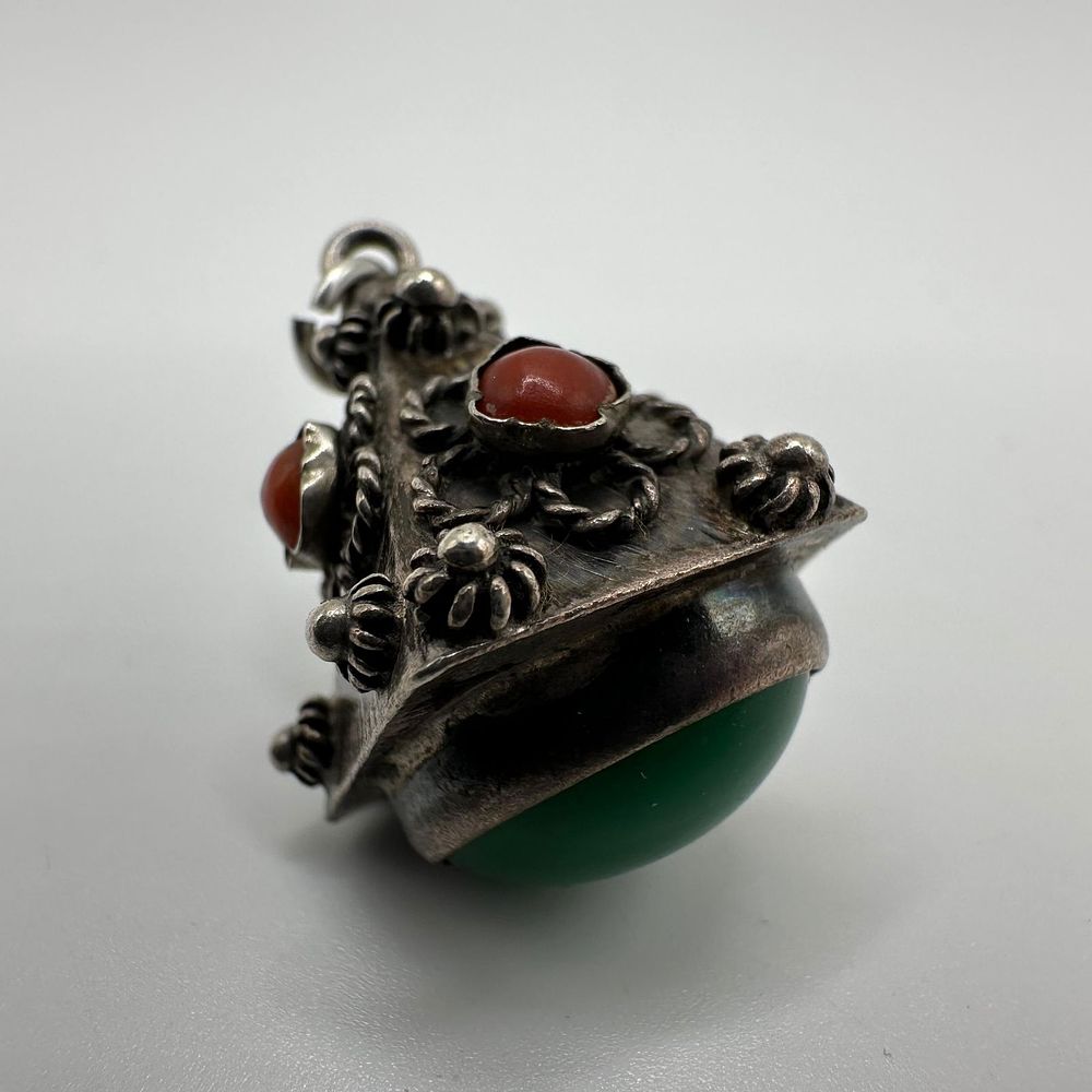 Lot 197: Etruscan Victorian Style Green Onyx Coral Cabochon Silver Charm X21