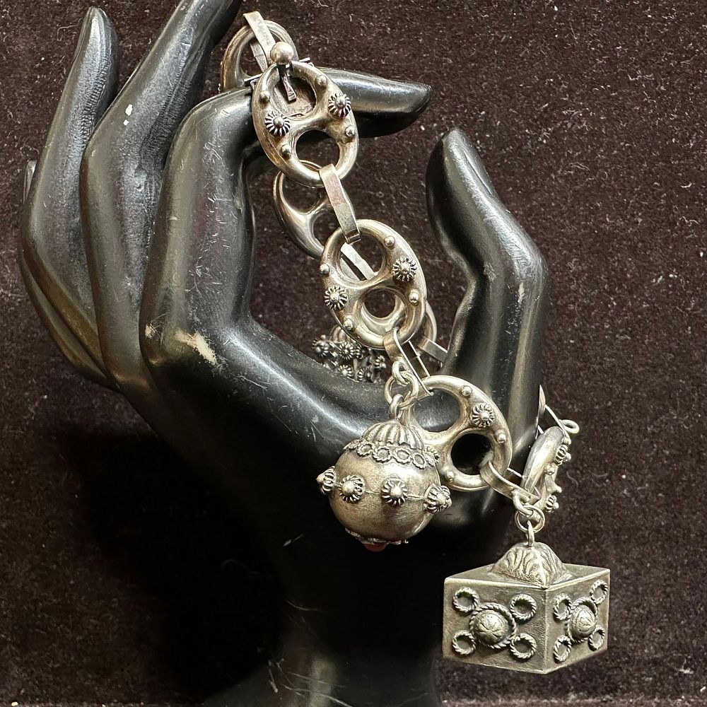 Lot 220: 800 Silver Charm Puff Mariner Chain Style Bracelet Natural Stone Accents Q42