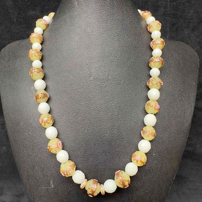 Murano Venetian Art Glass Lamp Work Bead White Cream Color Beaded Floral Necklace B54. Necklace 