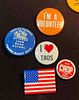Bundle Of Random Buttons (F18). This lot contains a Bundle Of Random Buttons (F18). The buttons Image - 6