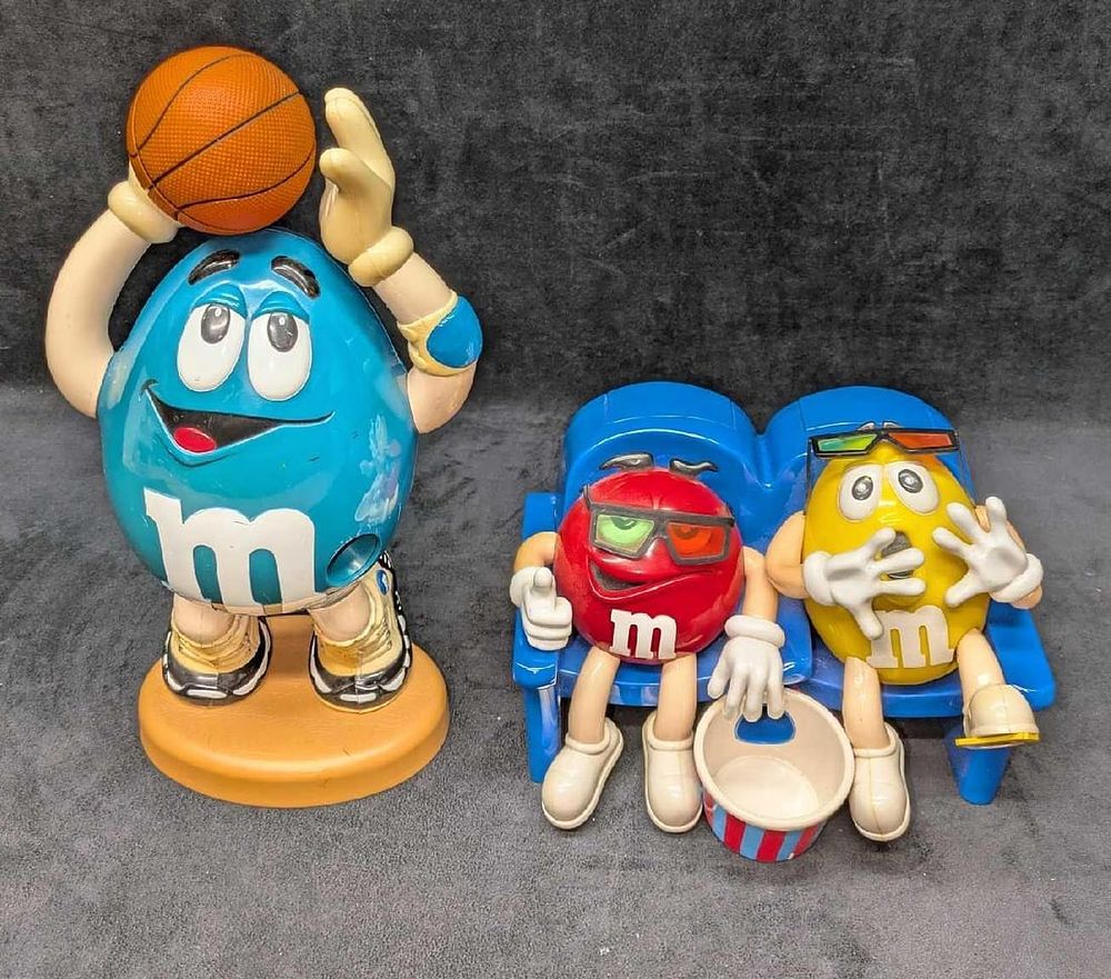 Lot 179: 2 M&M Candy Dispenser Movie Seats And Basketball