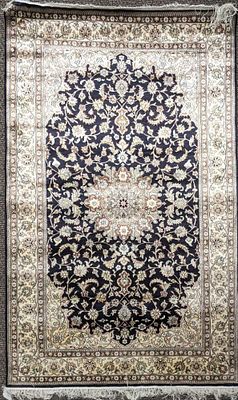 Persian Style Rug 60in x 37.5in This rug is in great condition. There are no stains or tears 