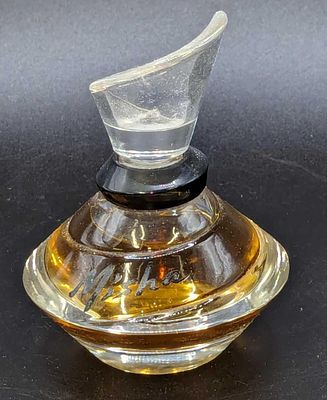 Misha Richard Berre Perfume 1 fl oz. This is approx 2 3/4" x 2 3/4" x 3 1/2" and it weighs 