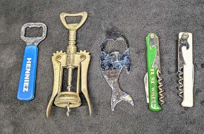 5 Vintage Bottle Openers And Waiter's Friends. This lot includes: 
(1) Henniez Bottle Opener. 