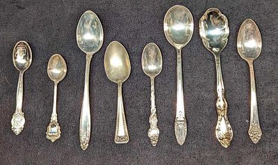 8 Vintage Silver Plated Spoons Souvenir & Flatware. Souvenir. This lot includes: 
(1) Wien 