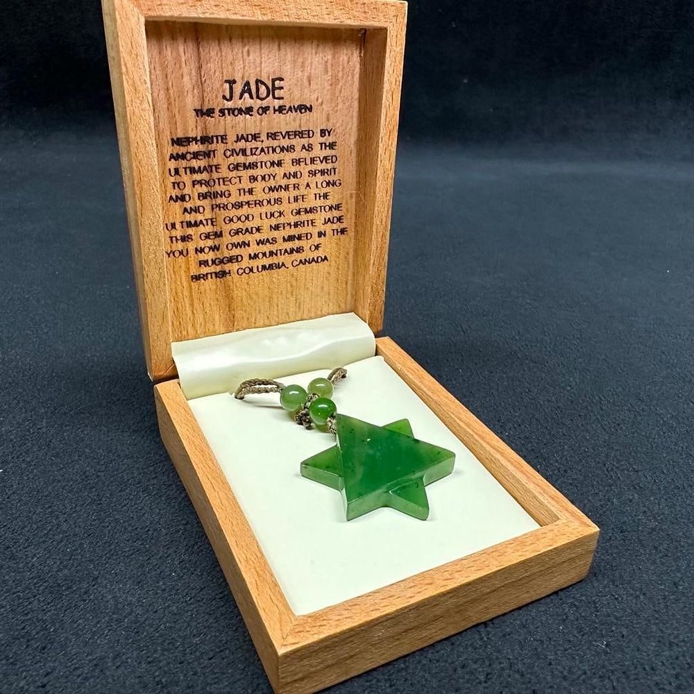 Lot 465: Star of David Jade Necklace