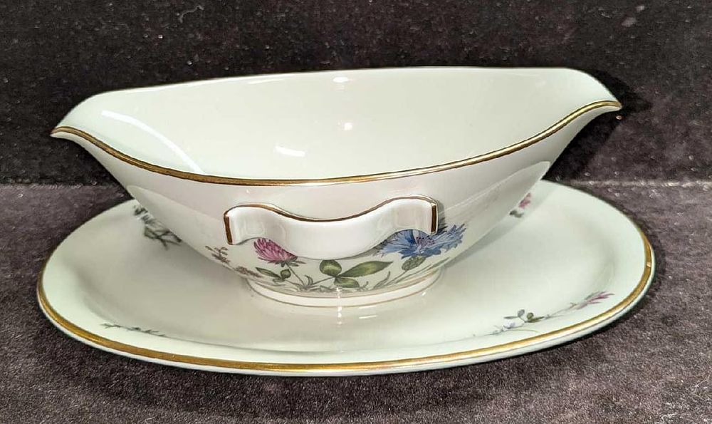 Lot 468: Krautheim Wiesengrund Und Bergeshöhn Gravy Boat With Underplate