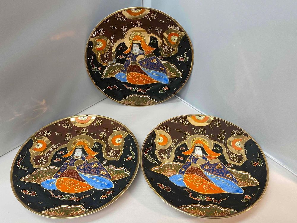 Lot 490: Vintage Japan Hand Painted Enamel Moriage Porcelain Plates Set of 3
