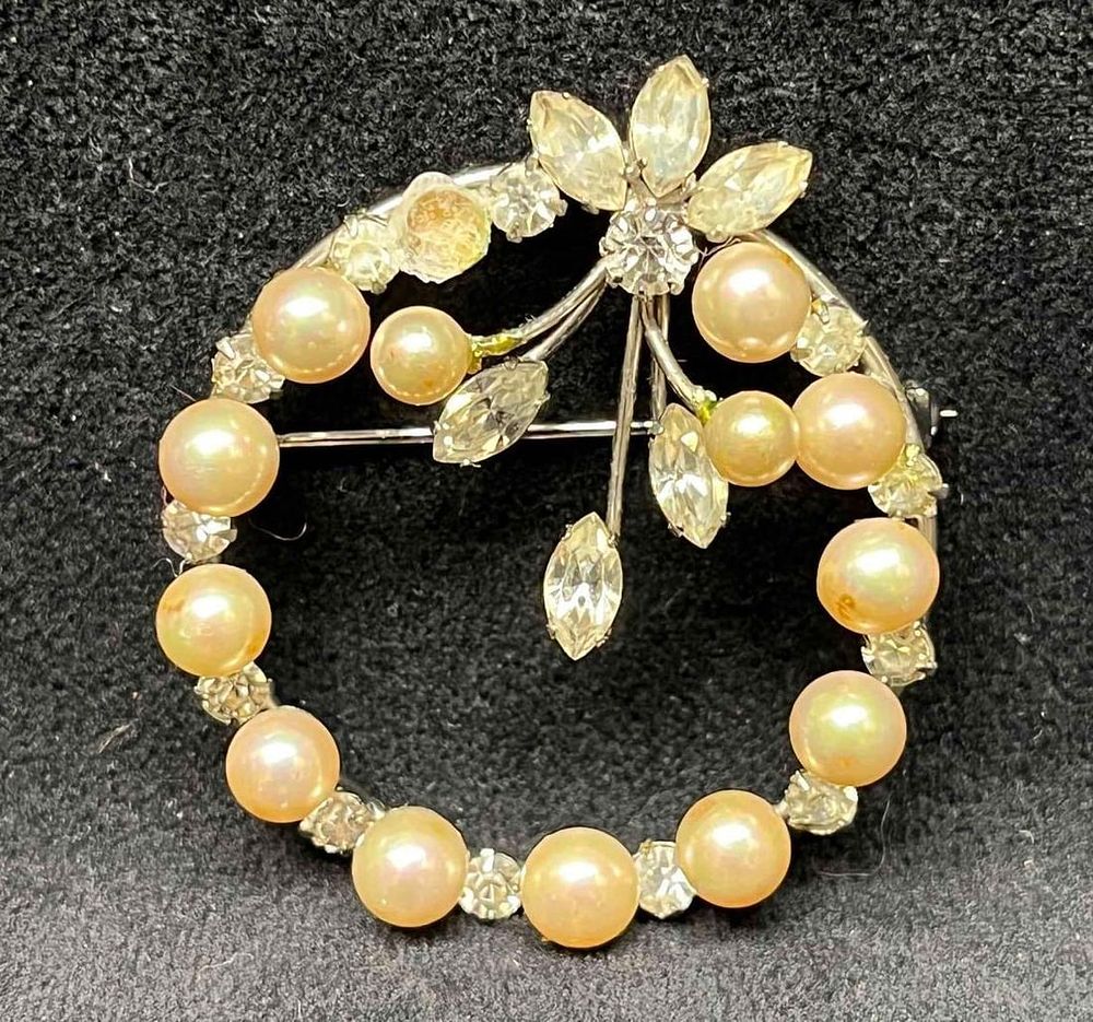 Lot 492: Vendome Silver Tone Brooch With Rhinestones and Faux Pearls