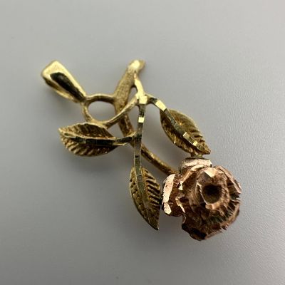 Yellow Rose Gold 14K Dangle Pendant W75. This item is in good pre-owned, previously 
