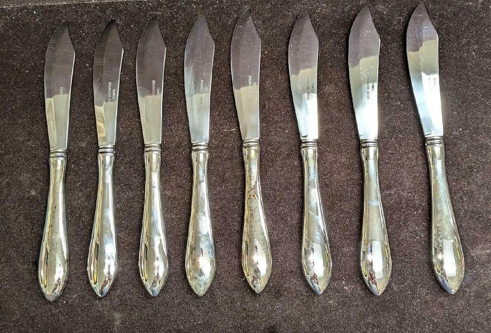 8 Towle Silver Plated & Stainless Steel Dinner Knives. 8 Towle Silver Plated &amp; Stainless 