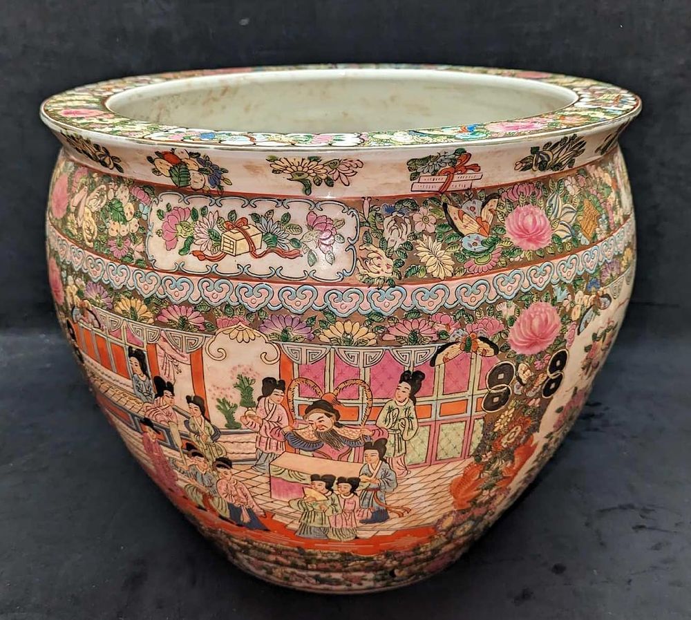 Lot 500: Vintage Hand Painted Chinoiserie Planter Vase