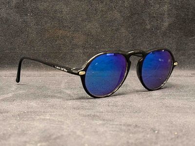Costa Del Mar Mens Black Mirrored Sunglasses. This lot features Costa Del Mar round black frame 