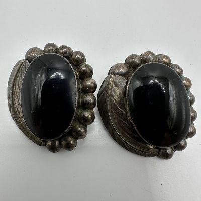 Large Oval Onyx Cabochons Feather Beaded Silverwork 925 Mexico Earrings. This item is in good 