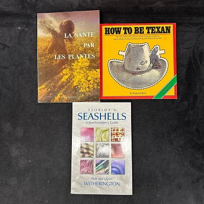 Three Collectible Books Texan Seashells and Baudouin. These items are in good pre-owned 