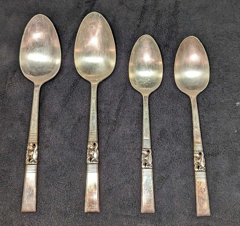4 Vintage Silverplated Morning Star Soup & Serving Spoons. 4 Vintage Silverplated Morning Star 