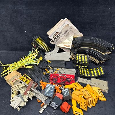 TYCO HO Scale Slot Car Track and Accessories Assorted Lot. Mixed lot of vintage TYCO HO scale 