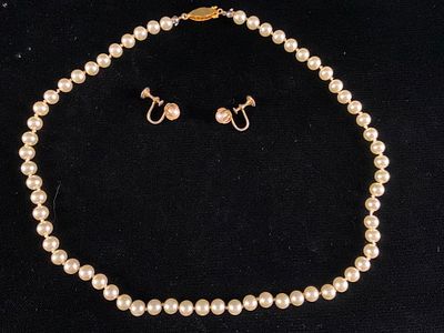 Imitations Pearl Necklace & Clip-On Earrings. Imitations Pearl Necklace &amp; Clip-On Earrings 