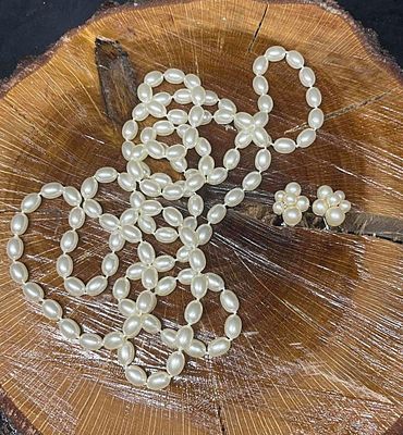 Vintage Marvella Clip-On Earrings Silver Tone Metal Faux Pearls Signed & Bonus Necklace. This 