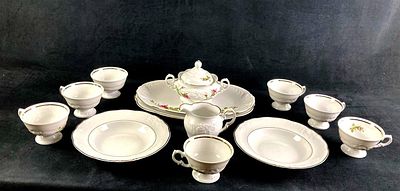 Large Royal Kent Dining Set. Up for auction is a recent estate find, a Royal Kent dining set 