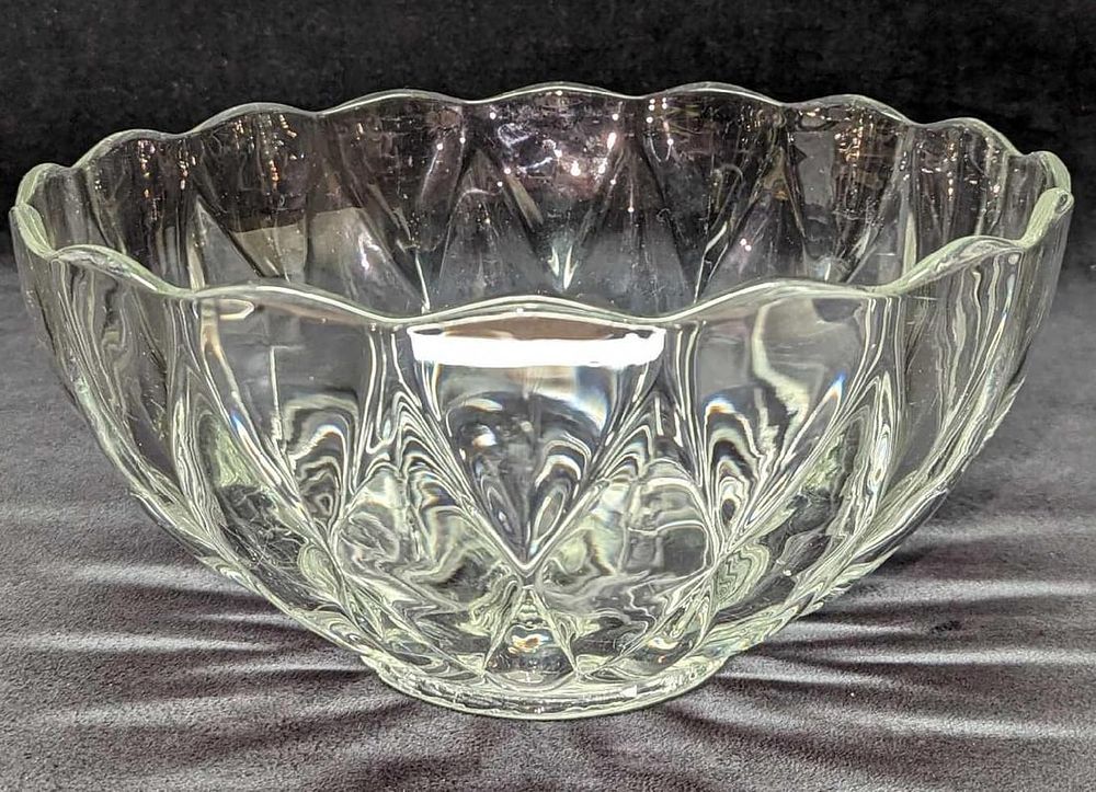 Vintage A. H. Heisey & Company Punchbowl. Vintage A. H. Heisey &amp; Company Punchbowl. This is 