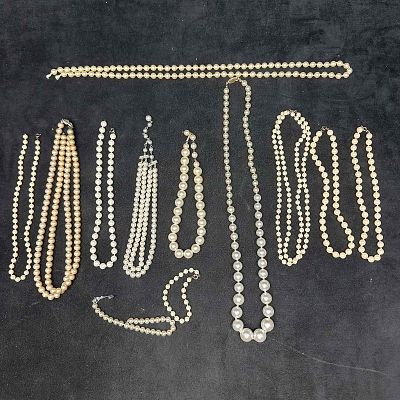 Lot of Costume Pearl Necklaces and Bracelets Assorted Strands Faux and Imitation Pearls. Collecti 